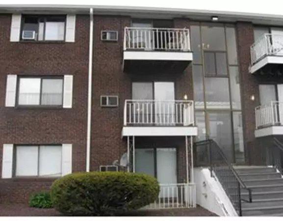 Lawrence, MA 01841,270 E Haverhill St #17