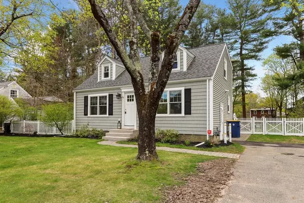 Sharon, MA 02067,17 Norfolk Pl