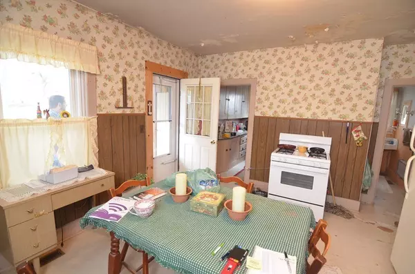 Southbridge, MA 01550,14 Dresser St