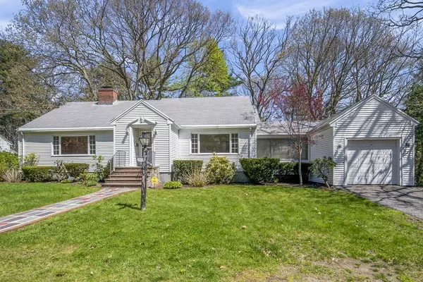 379 Newton St, Brookline, MA 02467