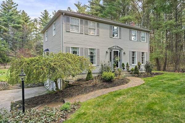 7 Country Club Lane, Foxboro, MA 02035