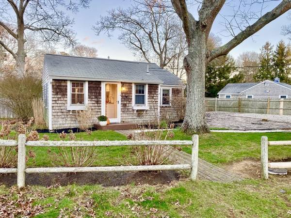 114 Pine Grove Rd, Yarmouth, MA 02664