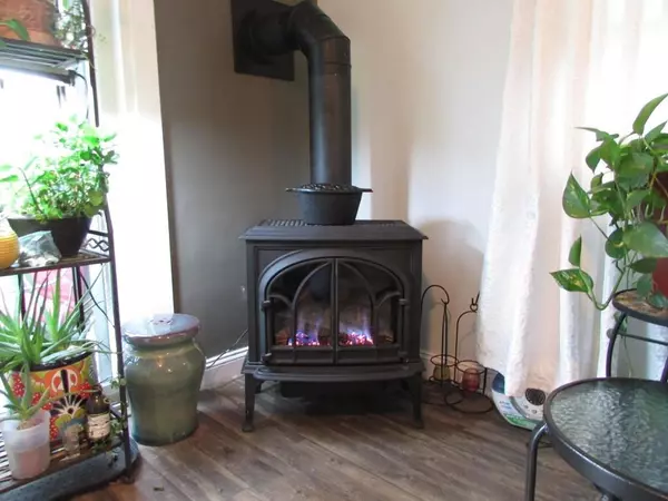 Blackstone, MA 01504,115 King St