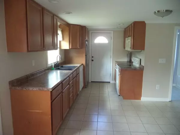 Windham, NH 03087,3 Summer St.