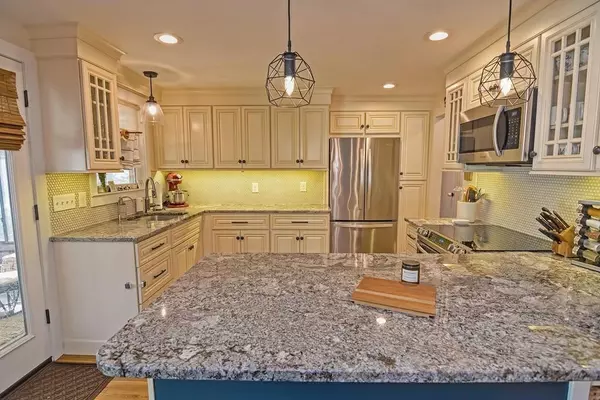 Sharon, MA 02067,47 Pine Grove Ave