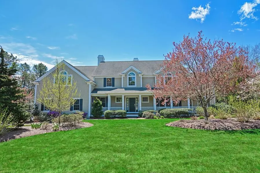 45 Wellwood Circle, Falmouth, MA 02536