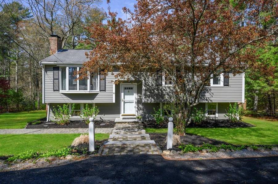 90 Autumn Ave, Duxbury, MA 02332