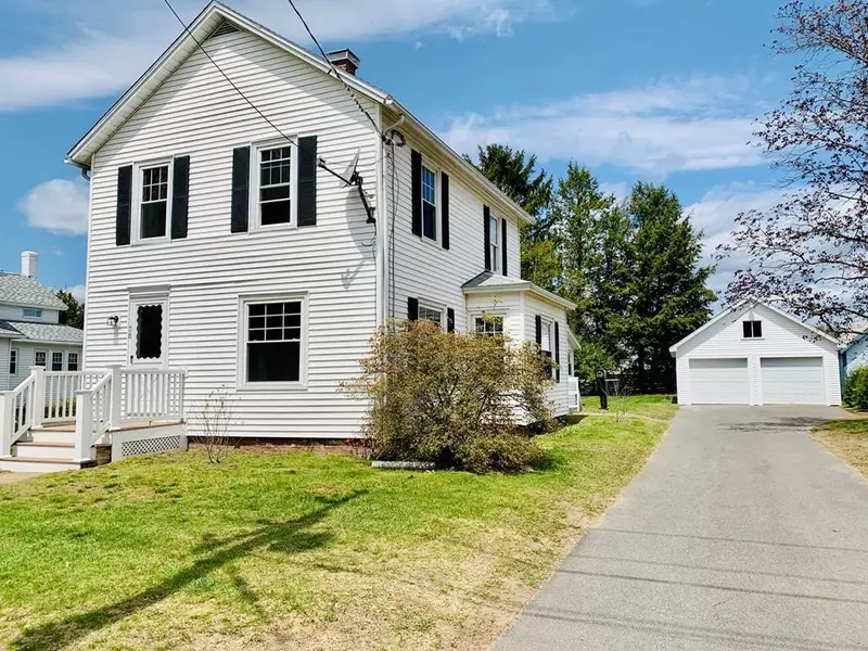 28 Thayer St, Deerfield, MA 01373