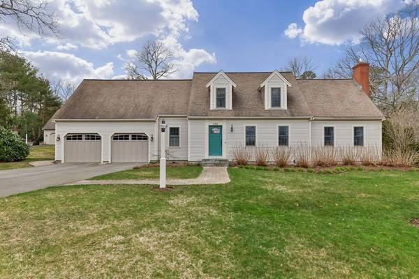 285 Olde Homestead Dr, Barnstable, MA 02648