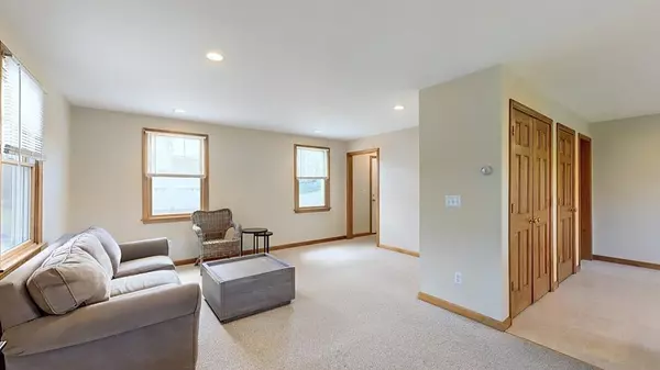 Acton, MA 01720,1 Ledgerock Way