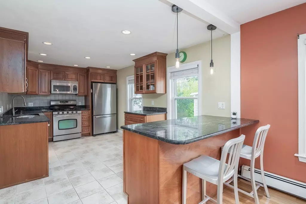 Wakefield, MA 01880,237 Albion St #2