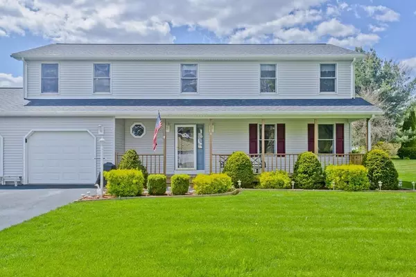 16 Beverly Lane, Agawam, MA 01001
