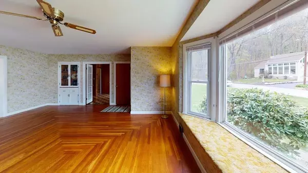 Northbridge, MA 01588,27 Dudley Ave