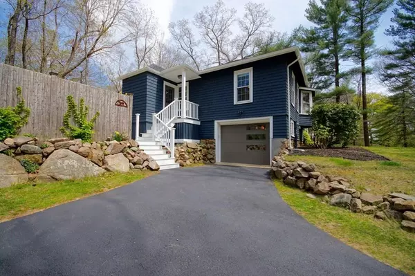 Hamilton, MA 01982,112 Echo Cove Rd