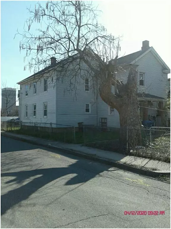 West Springfield, MA 01089,30 Railroad St