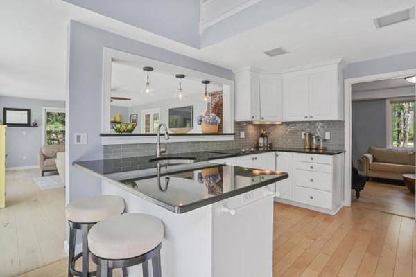 5 Great Hills Dr, Sandwich, MA 02537