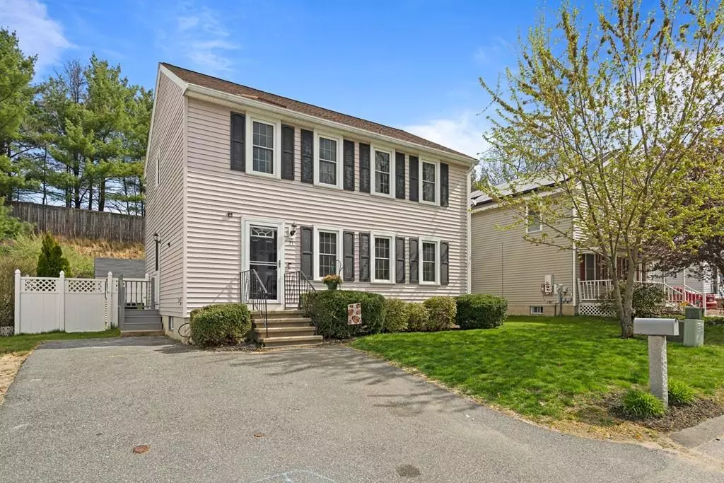 Chelmsford, MA 01863,21 Lamplighter Ln