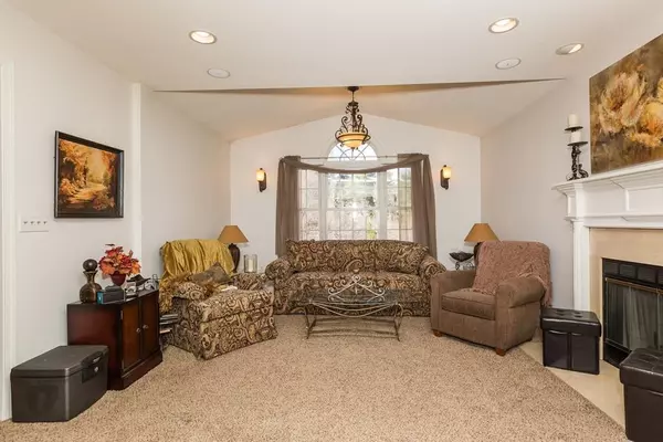 Palmer, MA 01069,15 Homestead St