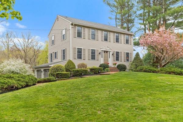 6 Village Lane, Hingham, MA 02043