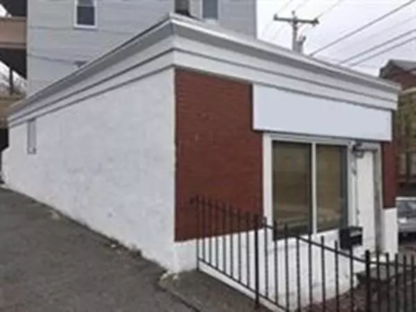 54 Yeamans St, Revere, MA 02151