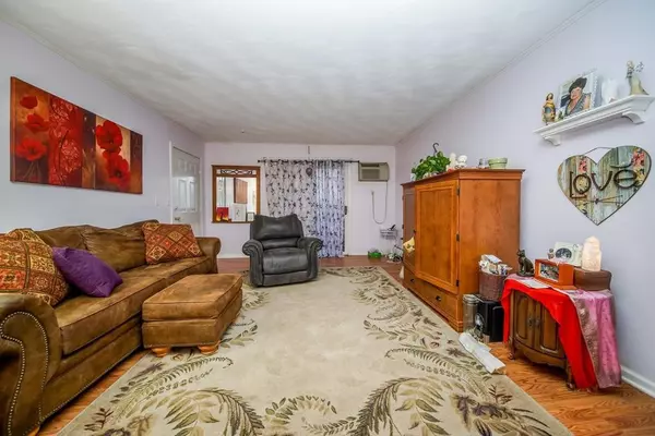 151 Buffinton St #3, Fall River, MA 02721