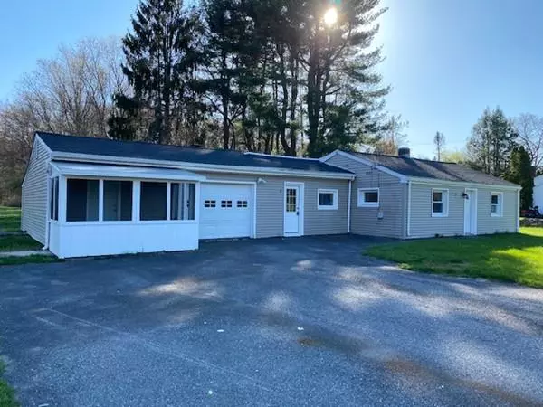 3 Jencks Rd, Cumberland, RI 02864