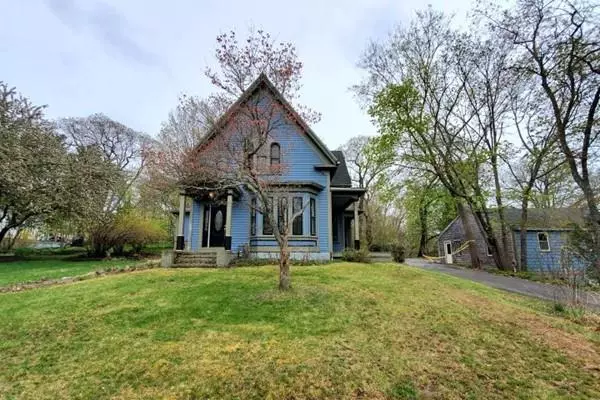 45 Thaxter Ave, Abington, MA 02351