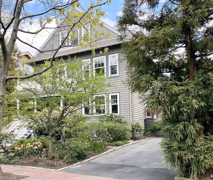 38 Blakeslee St, Cambridge, MA 02138