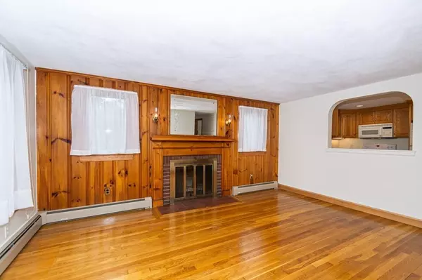 Reading, MA 01867,637 Pearl Street