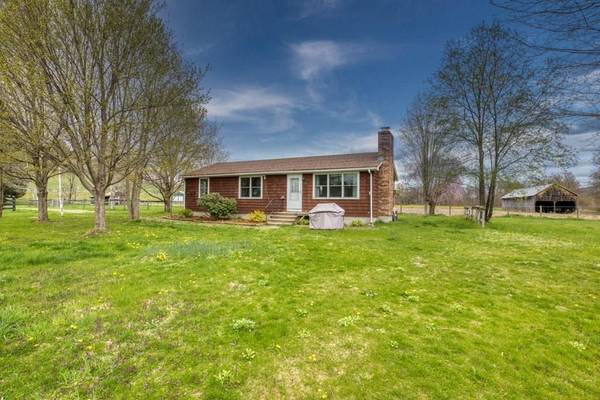 446 Main Rd, Gill, MA 01354