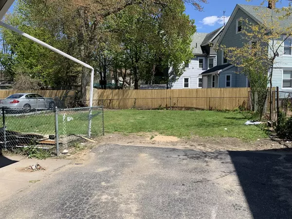 Springfield, MA 01108,251 Oakland St