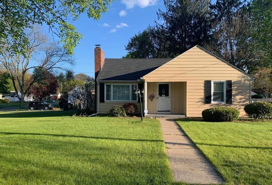 28 E Allen Ridge Rd, Springfield, MA 01118