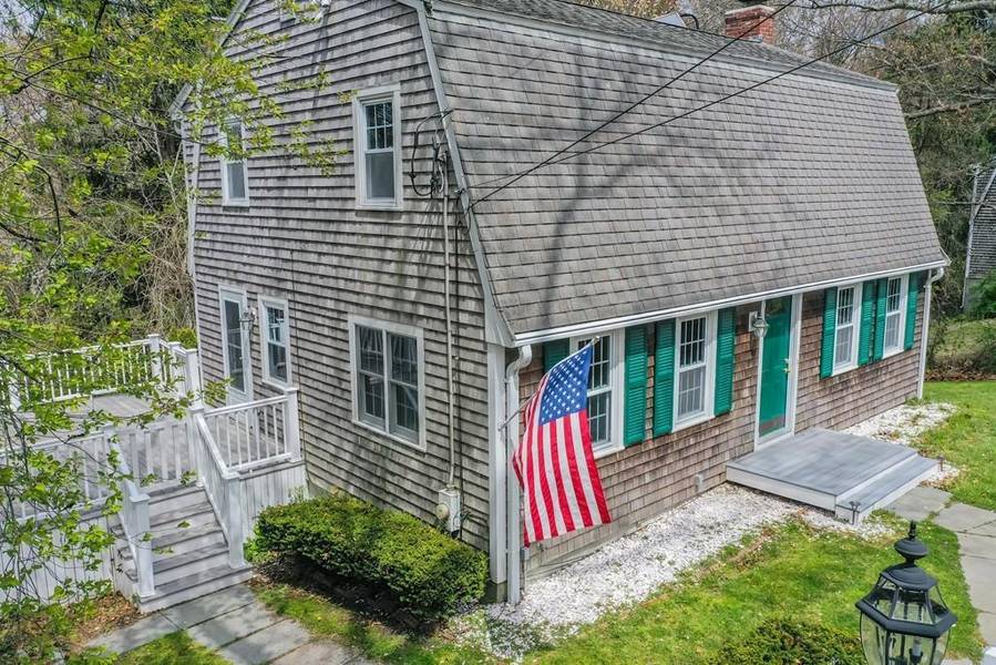 17 Sunrise Ave, Plymouth, MA 02360