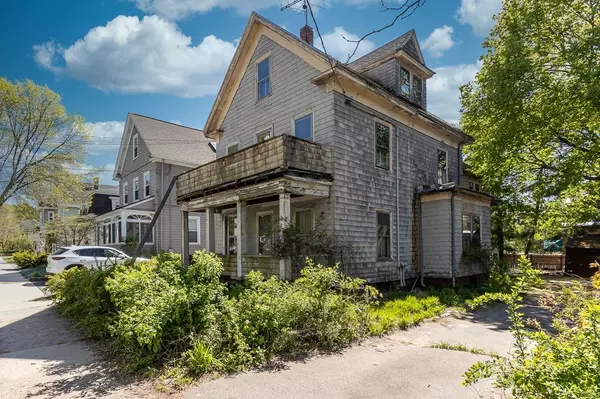 31 Henderson St, Arlington, MA 02474