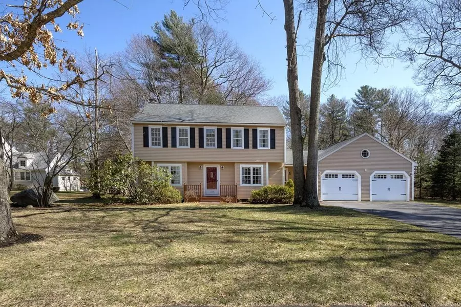 111 Birchbark Dr, Hanson, MA 02341