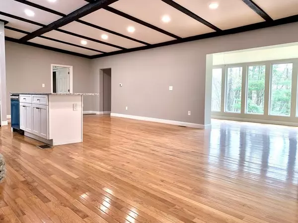 Sturbridge, MA 01566,43 Mashapaug Rd