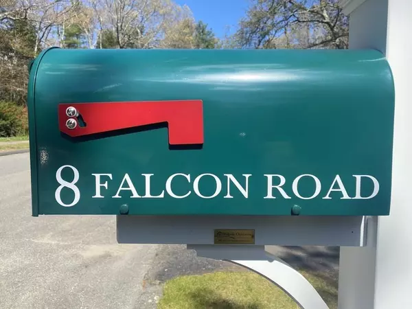 Sharon, MA 02067,8 Falcon Rd