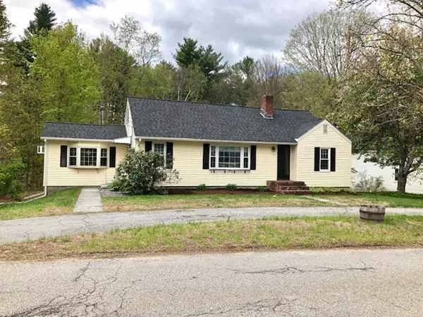 21 Smith St, Townsend, MA 01469