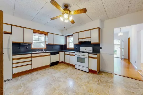 Medford, MA 02155,9 Brookings Street