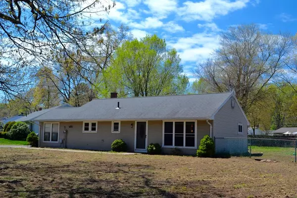 78 Shady Brook Ln, Springfield, MA 01118