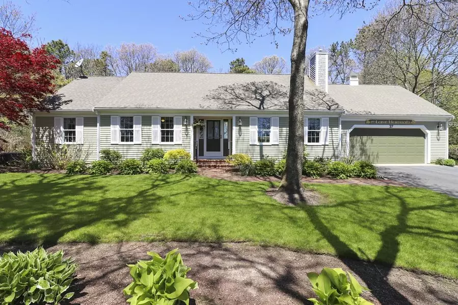 27 Lancaster Way, Barnstable, MA 02668