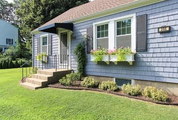 Hamilton, MA 01982,296 Lake Drive