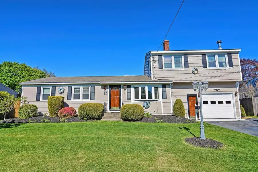 323 Cove Ave, Warwick, RI 02889