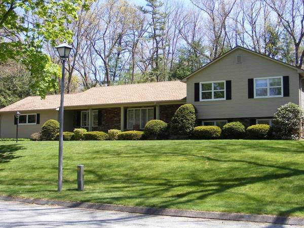 23 Cheshire Dr, Longmeadow, MA 01106