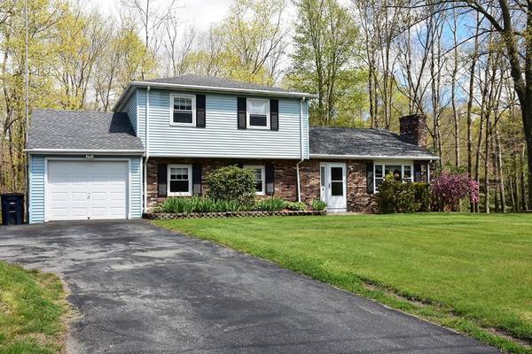 Dudley, MA 01571,7 Joseph Street
