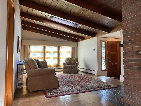 Millbury, MA 01527,3 Katherine Street