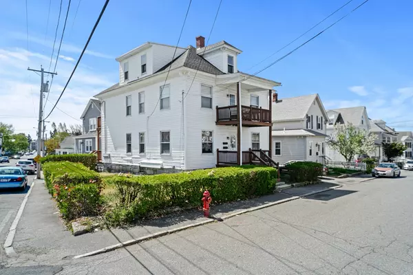 45 Fisher St, Lowell, MA 01850