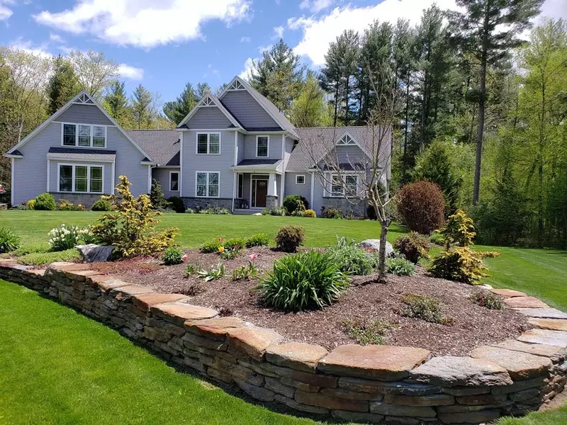 8 Trout Lily Ln, Granby, MA 01033