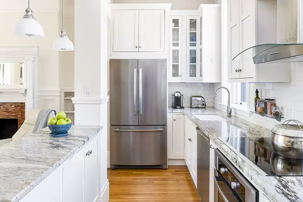 Brookline, MA 02446,1070 Beacon St #4B