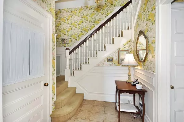 Arlington, MA 02474,17 Chestnut St